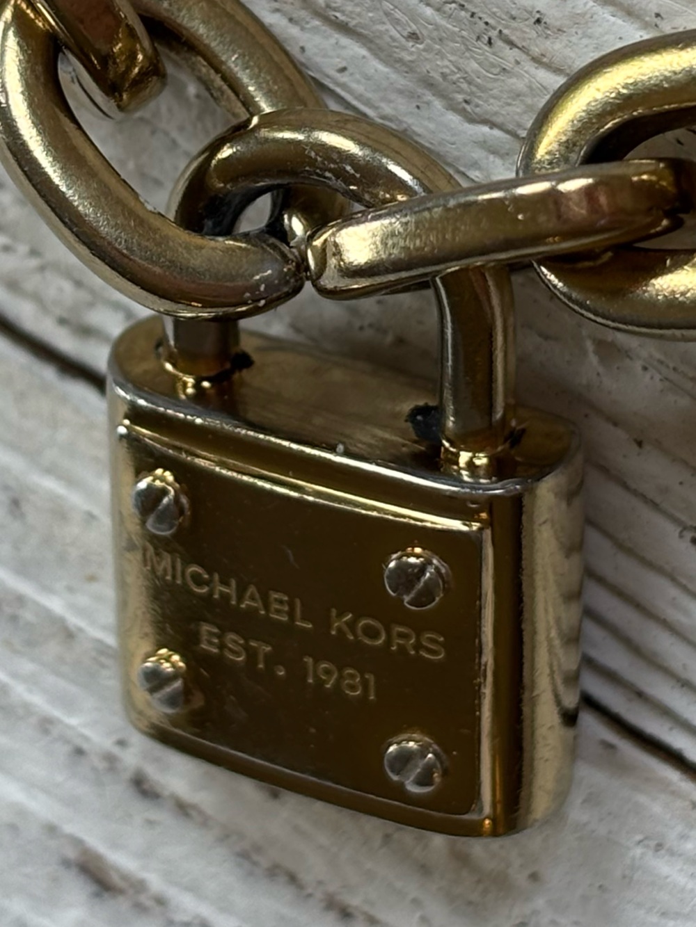 MICHAEL KORS $145 Y2K 2012 Padlock Charm Bracelet Gold-Tone - Picture 6 of 9